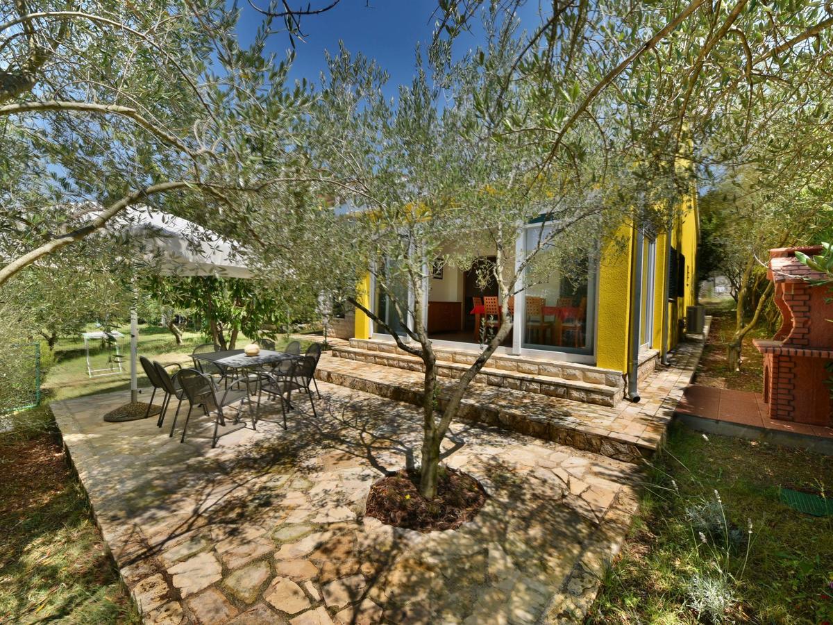 Villa Yellow House By Interhome Diklo Exterior foto